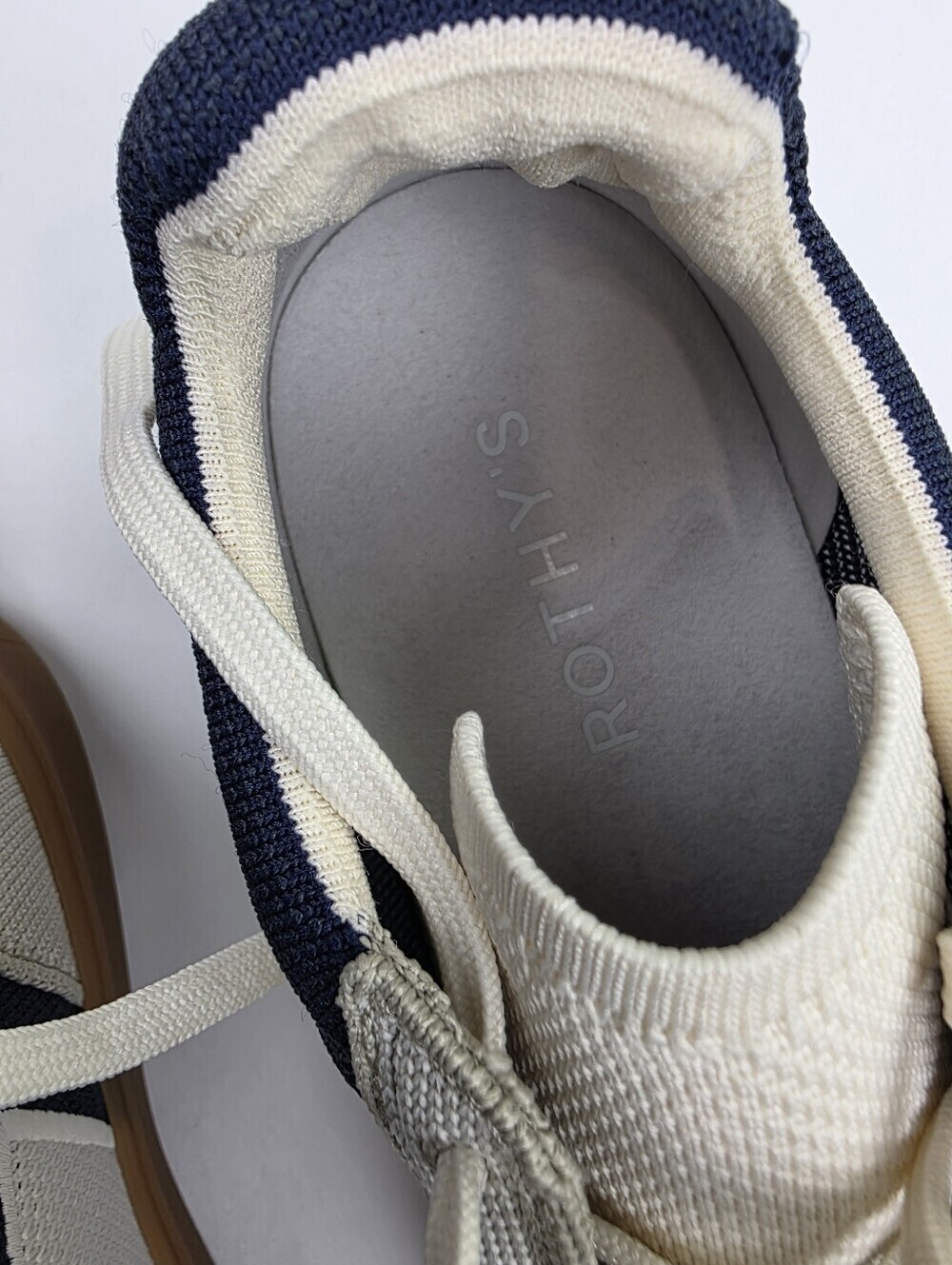 New Rothy's men's White Beige & Navy Knit Sneaker Sz 9m - Picture 5 of 9